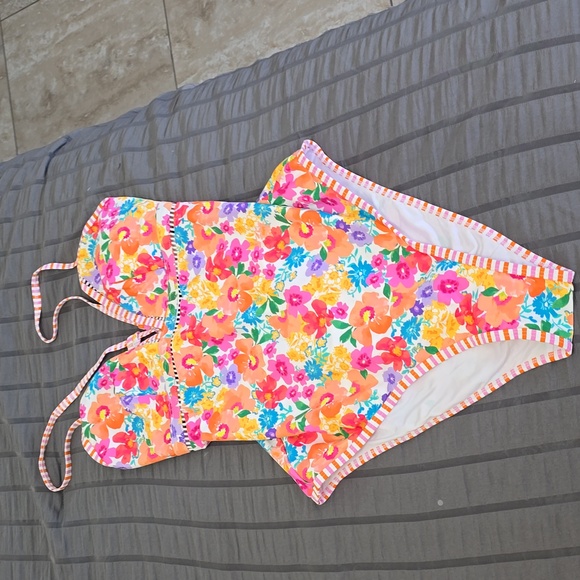 Cupshe Colorful Floral Swimsuit Sz Lg Nwt - Picture 3 of 7
